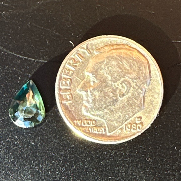 0.96 Carats Natural Sapphire Fine Grade - Picture 7 of 17
